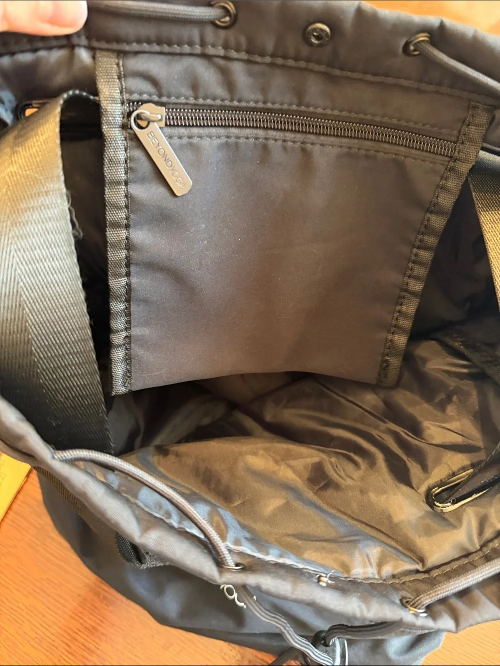 BEYOND YOGA Women's Black Convertible Gym Bag